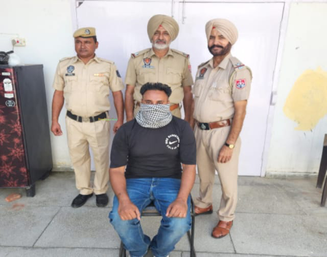 You are currently viewing ਕਨੈਡਾ ‘ਚ ਰਹਿੰਦੀ ਵਿਆਹੁਤਾ ਔਰਤ ਨੂੰ ਆਤਮ ਹੱਤਿਆ ਲਈ ਮਜਬੂਰ ਕਰਨ ਦੇ ਸਬੰਧ ਚ ਨੌਜਵਾਨ ਤੇ ਮਾਮਲਾ ਦਰਜ