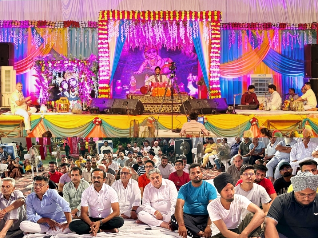 Read more about the article गढ़दीवाला..श्री कृष्ण कथा का रसपान कर आनंदभिवोर हुए भक्तजन, कथा दूसरे दिन में प्रवेश