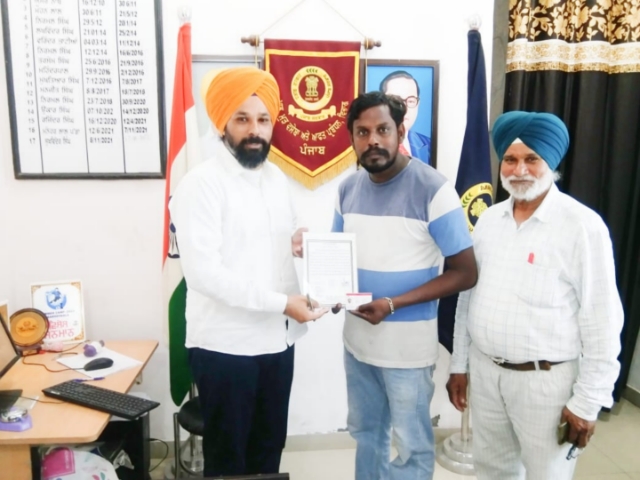 You are currently viewing ਗੜ੍ਹਦੀਵਾਲਾ…ਧਰਮਿੰਦਰ ਐਸ.ਸੀ ਨੰਬਰਦਾਰ ਨਿਯੁਕਤ