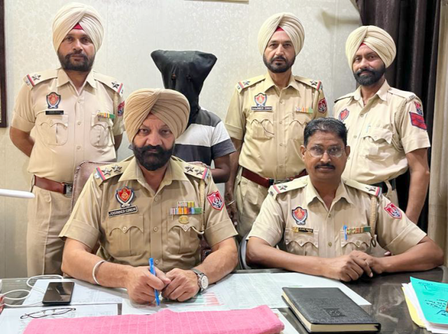 You are currently viewing 45 ਗ੍ਰਾਮ ਨਸ਼ੀਲਾ ਪਦਾਰਥ ਸਮੇਤ ਇੱਕ ਸਮੱਗਲਰ ਪੁਲਿਸ ਅੜਿੱਕੇ 