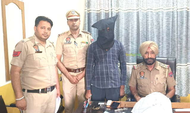 You are currently viewing 4 ਕਿਲੋ 500 ਗ੍ਰਾਮ ਡੋਡੇ ਚੂਰਾ ਪੋਸਤ ਸਮੇਤ ਇੱਕ ਨੌਜਵਾਨ ਪੁਲਿਸ ਅੜਿੱਕੇ