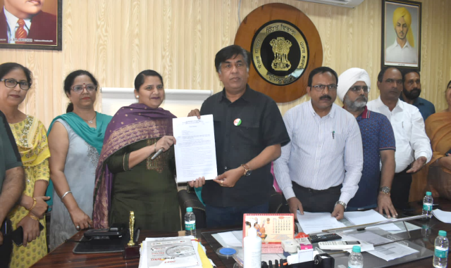 You are currently viewing ਆਮ ਆਦਮੀ ਕਲੀਨਿਕਾਂ ਨਾਲ ਪੰਜਾਬ ’ਚ ਰੱਖੀ ਗਈ ਹੈ ਸਿਹਤ ਕ੍ਰਾਂਤੀ ਦੀ ਨੀਂਹ : ਬ੍ਰਮ ਸ਼ੰਕਰ ਜਿੰਪਾ