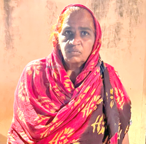 Read more about the article ਦਿਨ ਦਿਹਾੜੇ ਦੋ ਲੁਟੇਰਿਆਂ ਨੇ ਦਿੱਤਾ ਵੱਡੀ ਵਾਰਦਾਤ ਨੂੰ ਅੰਜਾਮ,ਘਰ ਦੇ ਦਰਵਾਜ਼ੇ ‘ਚ ਖੜੀ ਔਰਤ ਦੇ ਕੰਨਾਂ ਚੋਂ ਬਾਲੀਆਂ ਝਪਟ ਕੇ ਹੋਏ ਰਫੂਚੱਕਰ