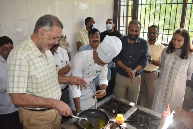 You are currently viewing ਸਿਹਤ ਮੰਤਰੀ ਨੇ ਨਸ਼ਾ ਛਡਾਊ ਤੇ ਮੁੜ ਵਸੇਬਾ ਕੇਂਦਰ ’ਚ ਕਰਵਾਏ ਜਾਣ ਵਾਲੇ ਦੋ ਨਵੇਂ ਸਕਿੱਲ ਕੋਰਸਾਂ ਦੀ ਕਰਵਾਈ ਸ਼ੁਰੂਆਤ