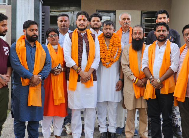 You are currently viewing पंजाब के युवाओं को एक मंच पर इकट्ठा करेगी शिव सेना पंजाब : मिक्की पंडित