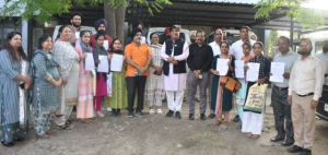 Read more about the article ਕੈਬਨਿਟ ਮੰਤਰੀ ਨੇ ਆਮ ਆਦਮੀ ਕਲੀਨਿਕਾਂ ਲਈ 10 ਫਾਰਮੇਸੀ ਅਫਸਰਾਂ ਅਤੇ ਕਲੀਨਿਕਲ ਸਹਾਇਕਾਂ ਨੂੰ ਨਿਯੁਕਤੀ ਪੱਤਰ ਦਿੱਤੇ