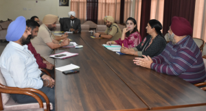 Read more about the article ਜ਼ਿਲ੍ਹਾ ਤੇ ਸੈਸ਼ਨ ਜੱਜ ਵੱਲੋਂ ਜ਼ਿਲ੍ਹਾ ਕਾਨੂੰਨੀ ਸੇਵਾਵਾਂ ਅਥਾਰਟੀ ਦੇ ਮੈਂਬਰਾਂ ਨਾਲ ਮੀਟਿੰਗ