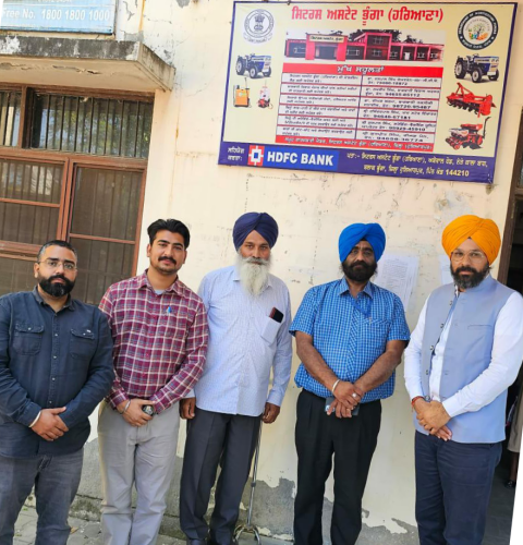 You are currently viewing ਸਬ ਤਹਿਸੀਲ ਗੜ੍ਹਦੀਵਾਲਾ ਵਿਖੇ ਸਿਟਰਸ ਅਸਟੇਟ ਭੂੰਗਾ(ਹਰਿਆਣਾ) ਦੇ ਵਿਕਾਸ ਦਰਸ਼ਾਉਦੇਂ ਫਲੈਕਸ ਲਗਾਉਣ ਦੀ ਕੀਤੀ ਸ਼ੁਰੂਆਤ 