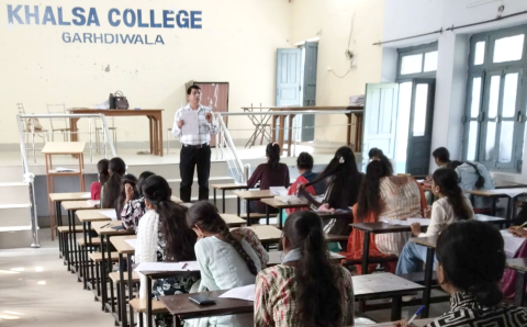 You are currently viewing ਖਾਲਸਾ ਕਾਲਜ,ਗੜ੍ਹਦੀਵਾਲਾ ਵਿਖੇ ਵੋਟਰ ਜਾਗਰੂਕਤਾ ਕੈਂਪ ਲਗਾਇਆ ਗਿਆ