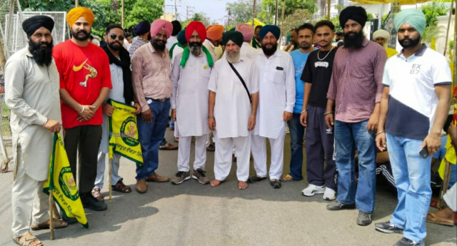 You are currently viewing ਕਿਸਾਨਾਂ ਦਾ ਕਾਫ਼ਲਾ 9 ਨਵੰਬਰ ਦੇ ਧਰਨੇ ‘ਚ ਸ਼ਮੂਲੀਅਤ ਕਰੇਗਾ : ਪਰਮਿੰਦਰ ਸਮਰਾ