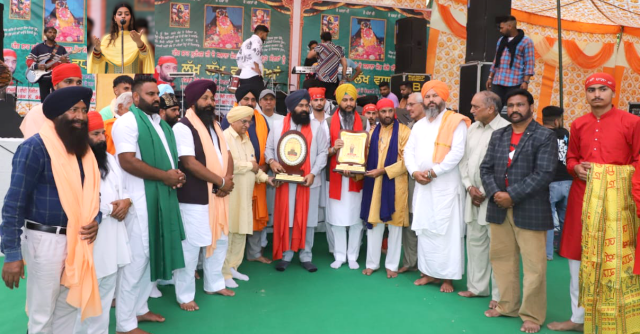Read more about the article ਬਾਹਟੀਵਾਲ-ਕੈਸ਼ੋਪੁਰ ਟੁੰਡ ਵਿਖੇ ਸੂਫ਼ੀਆਨਾ ਜੋੜ ਮੇਲਾ ਕਰਵਾਇਆ