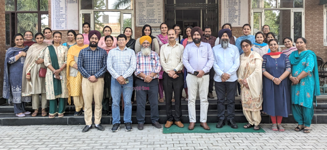 You are currently viewing ਖ਼ਾਲਸਾ ਕਾਲਜ,ਗੜ੍ਹਦੀਵਾਲਾ ਵਿਖੇ ਸੱਤ ਦਿਨਾਂ ਵਰਕਸ਼ਾਪ ਦੀ ਸਮਾਪਤੀ