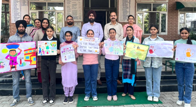 You are currently viewing ਖ਼ਾਲਸਾ ਕਾਲਜੀਏਟ ਸੀਨੀਅਰ ਸੈਕੰਡਰੀ ਸਕੂਲ ਗੜ੍ਹਦੀਵਾਲਾ ਵਿਖੇ ਸਲੋਗਨ ਅਤੇ ਪੇਟਿੰਗ ਮੁਕਾਬਲੇ ਕਰਵਾਏ