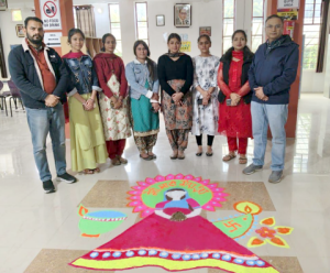 Read more about the article ਕੇ.ਐਮ.ਐਸ ਕਾਲਜ ਵਿਖੇ ਦੀਵਾਲੀ ਦੇ ਮੌਕੇ ਤੇ ਕਰਵਾਈ ਗਈ ਰੰਗੋਲੀ ਪ੍ਰਤੀਯੋਗਿਤਾ