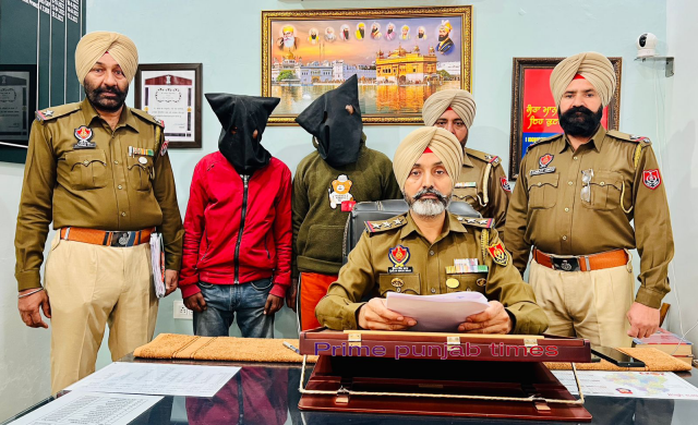 Read more about the article  *ਲੁੱਟਾਂ ਖੋਹਾਂ ਵਾਲੇ ਦੋ ਦੋਸ਼ੀ ਆਏ ਪੁਲਿਸ ਅੜਿੱਕੇ,4 ਵਾਰਦਤਾ ਟਰੇਸ*