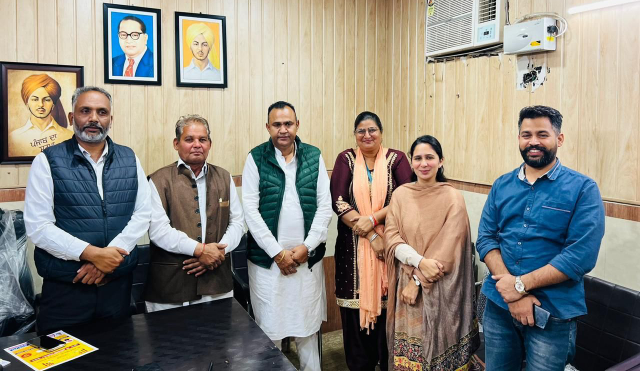 Read more about the article ਹਲਕਾ ਇੰਚਾਰਜ ਬੱਲੂ ਨਾਲ ਨਵ-ਨਿਯੁਕਤ ਬਲਾਕ ਪ੍ਰਭਾਰੀਆਂ ਨੇ ਕੀਤੀ ਬੈਠਕ