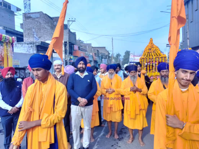 You are currently viewing ਸ੍ਰੀ ਗੁਰੂ ਨਾਨਕ ਦੇਵ ਜੀ ਦੇ ਪ੍ਰਕਾਸ਼ ਪੁਰਬ ਨੂੰ ਸਮਰਪਿਤ ਮਹਾਨ ਨਗਰ ਕੀਰਤਨ ਵਿੱਚ ਖ਼ਾਲਸਾ ਕਾਲਜ ਗੜ੍ਹਦੀਵਾਲਾ ਦੀ ਸ਼ਮੂਲੀਅਤ