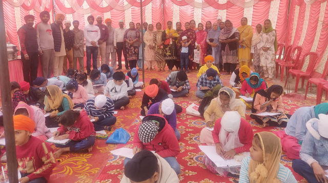 You are currently viewing ਪਿੰਡ ਜਲੋਟਾ ਵਿਖੇ ਧੰਨ ਧੰਨ ਸ੍ਰੀ ਗੁਰੂ ਨਾਨਕ ਦੇਵ ਜੀ ਦਾ ਪ੍ਰਕਾਸ਼ ਪੁਰਬ ਸ਼ਰਧਾ ਭਾਵਨਾ ਨਾਲ ਮਨਾਇਆ