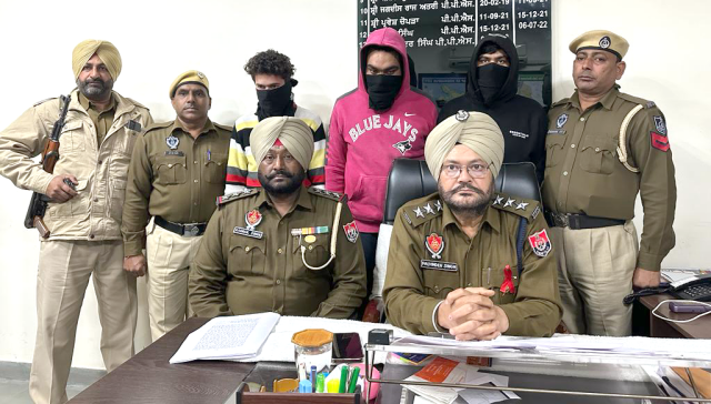 You are currently viewing ਹੁਸ਼ਿਆਰਪੁਰ ਦੇ ਬਹੁ-ਚਰਚਿਤ ਕਤਲ ਕਾਂਡ ਮਾਮਲੇ ‘ਚ ਨਾਮਜ਼ਦ ਤਿੰਨ ਹੋਰ ਦੋਸ਼ੀਆਂ ਆਏ ਪੁਲਿਸ ਅੜਿੱਕੇ