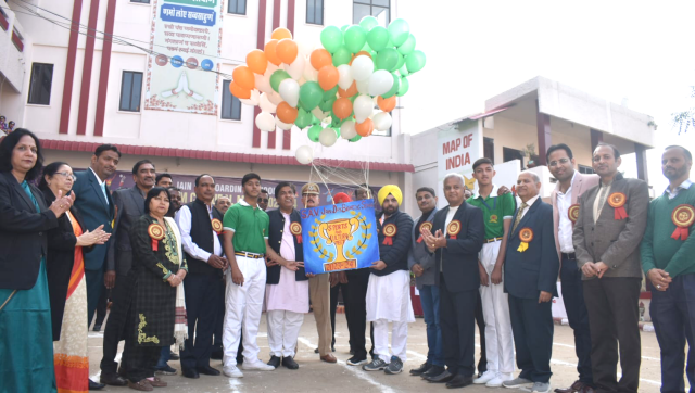 You are currently viewing विद्यार्थी के जीवन को तराशने में अध्यापकों की अहम भूमिका : हरभजन सिंह ई.टी.ओ