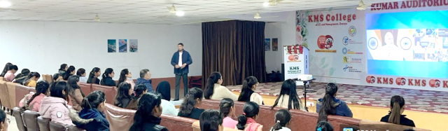 You are currently viewing ਪ੍ਰਧਾਨਮੰਤਰੀ ਨਰਿੰਦਰ ਮੋਦੀ ਵੱਲੋਂ ਸ਼ੁਰੂ ਕੀਤੀ ਵਿਕਸਿਤ ਸੰਕਲਪ ਯਾਤਰਾ ਦੀ ਕੇ.ਐਮ.ਐਸ ਕਾਲਜ ਦੇ ਵਿਦਿਆਰਥੀਆਂ ਨੇ ਕੀਤੀ ਸ਼ਲਾਘਾ 