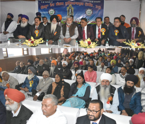 You are currently viewing ਆਯੂਰਵੇਦ ਦੀ ਬੇਸ਼ਕੀਮਤੀ ਵਿਰਾਸਤ ਨੂੰ ਸੰਭਾਲਣ ‘ਚ ਵੈਦਾਂ ਦਾ ਅਹਿਮ ਯੋਗਦਾਨ – ਲਾਲ ਚੰਦ ਕਟਾਰੂਚੱਕ