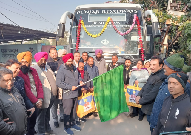 You are currently viewing ਵਿਧਾਇਕ ਜਸਵੀਰ ਸਿੰਘ ਰਾਜਾ ਗਿੱਲ ਨੇ ਸ਼੍ਰੀ ਅਨੰਦਪੁਰ ਸਾਹਿਬ ਅਤੇ ਸ਼੍ਰੀ ਅੰਮ੍ਰਿਤਸਰ ਸਾਹਿਬ ਜੀ ਦੇ ਦਰਸ਼ਨਾਂ ਲਈ ਜਾਣ ਵਾਲੀ ਬੱਸ ਕੀਤੀ ਰਵਾਨਾ