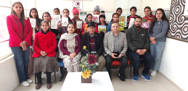 Read more about the article .ਐਮ.ਐਸ ਕਾਲਜ ਦੇ ਮੰਜੁਲਾ ਸੈਣੀ ਫੈਸ਼ਨ ਡਿਜ਼ਾਇਨਿੰਗ ਵਿਭਾਗ ਵੱਲੋਂ ਪੇਂਟਿੰਗ ਤੇ ਡਰਾਇੰਗ ਦੀ ਵਰਕਸ਼ਾਪ ਦਾ ਆਯੋਜਨ 