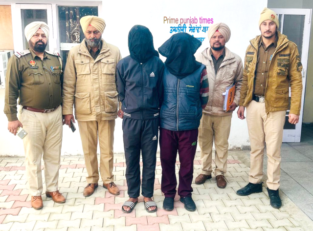 You are currently viewing ਪੈਟਰੋਲ ਪੰਪ ਗੋਂਦਪੁਰ ਨਜ਼ਦੀਕ ਗੱਡੀ ਮਹਿੰਦਰਾ ਪਿੱਕਅੱਪ ਖੋਹ ਦੇ ਮਾਮਲੇ ਚ ਲੋੜੀਂਦੇ ਦੋ ਪੁਲਿਸ ਅੜਿੱਕੇ 