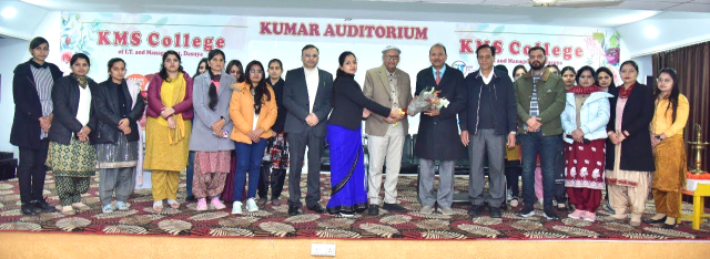 You are currently viewing ਕੇ.ਐਮ.ਐਸ ਕਾਲਜ ਵੀਰ ਬਾਲ ਦਿਵਸ ਨੂੰ ਸਮਰਪਿਤ ਮੋਟੀਵੇਸ਼ਨਲ ਸੈਮੀਨਾਰ ਕਰਵਾਇਆ – ਪ੍ਰਿੰਸੀਪਲ ਡਾ.ਸ਼ਬਨਮ ਕੌਰ