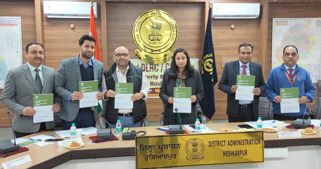 You are currently viewing ਜ਼ਿਲ੍ਹੇ ਦੀਆਂ ਬੈਂਕਾਂ ਵੱਲੋਂ ਕਰਜ਼ਾ ਯੋਜਨਾ ਸਾਲ 2023-24 ਤਹਿਤ 4783.35 ਕਰੋੜ ਰੁਪਏ ਦੇ ਕਰਜ਼ੇ ਦਿੱਤੇ ਗਏ – ਕੋਮਲ ਮਿੱਤਲ