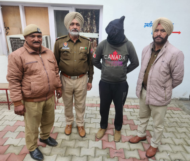 You are currently viewing 48 ਬੋਲਤਾਂ ਨਜਾਇਜ਼ ਸ਼ਰਾਬ ਸਮੇਤ ਇੱਕ ਨੌਜਵਾਨ ਆਇਆ ਪੁਲਿਸ ਅੜਿੱਕੇ