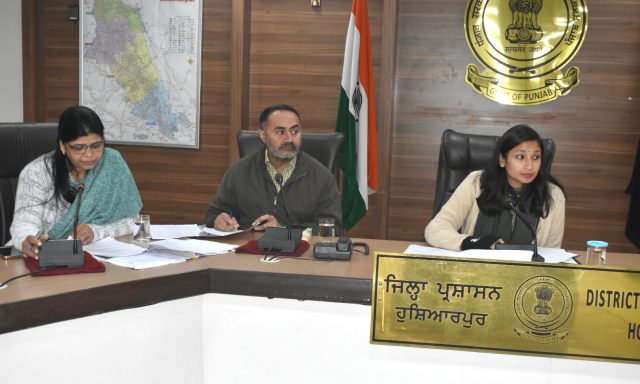 You are currently viewing ਦੇਸ਼ ਭਗਤੀ ਦੀ ਭਾਵਨਾ ਅਤੇ ਉਤਸ਼ਾਹ ਨਾਲ ਮਨਾਇਆ ਜਾਵੇਗਾ ਗਣਤੰਤਰ ਦਿਵਸ : ਕੋਮਲ ਮਿੱਤਲ