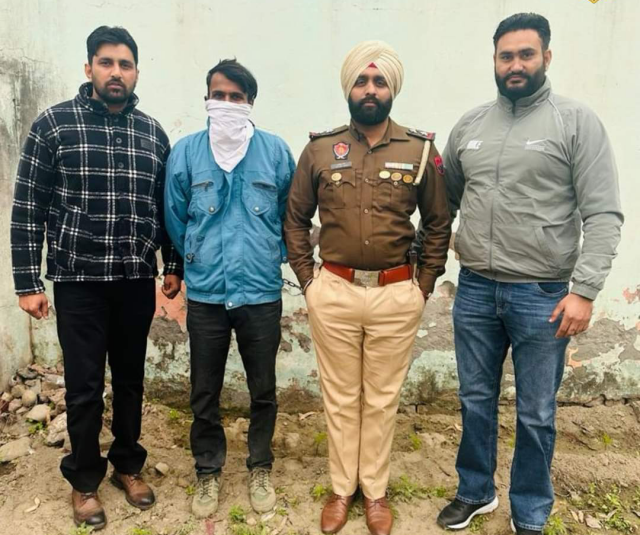 Read more about the article ਸਰਪੰਚ ਸੰਦੀਪ ਕੁਮਾਰ ਦਾ ਗੋਲੀਆਂ ਮਾਰਕੇ ਕਤਲ ਕਰਨ ਵਾਲਿਆਂ ਚੋ ਇੱਕ ਗ੍ਰਿਫਤਾਰ : ਸੁਰਿੰਦਰ ਲਾਂਬਾ