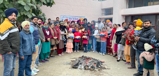 You are currently viewing ਸਿਵਲ ਹਸਪਤਾਲ ਦਸੂਹਾ ਵਿਖੇ ਧੀਆਂ ਦੀ ਮਨਾਈ ਲੋਹੜੀ