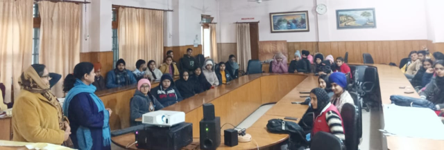 You are currently viewing ਖਾਲਸਾ ਕਾਲਜ ਗੜ੍ਹਦੀਵਾਲਾ ਵਿਖੇ ਰਾਸ਼ਟਰੀ ਮਨੁੱਖੀ ਤਸਕਰੀ ਜਾਗਰੂਕਤਾ ਦਿਵਸ ਮਨਾਇਆ