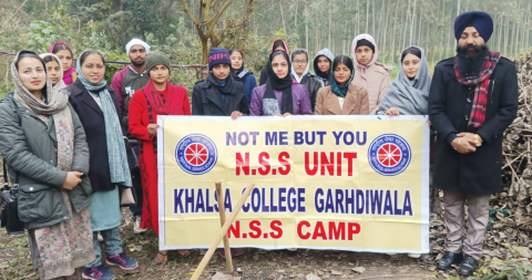 You are currently viewing ਐਨ ਐਸ ਐਸ ਕੈਂਪ ਦਾ ਪੰਜਵਾਂ ਦਿਨ ਪਿੰਡ ਮਿਰਜ਼ਾਪੁਰ ਨੂੰ ਰਿਹਾ ਸਮਰਪਿਤ