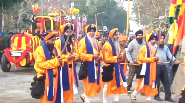 You are currently viewing ਸ੍ਰੀ ਗੁਰੂ ਗੋਬਿੰਦ ਸਿੰਘ ਜੀ ਦੇ ਪ੍ਰਕਾਸ਼ ਦਿਹਾੜੇ ਨੂੰ ਸਮਰਪਿਤ ਗੁਰਦੁਆਰਾ ਸਿੰਘ ਸਭਾ ਰਾਮਗੜ੍ਹੀਆ ਸ਼ੁਕਰ ਪੂਰਾ ਤੋਂ ਮਹਾਨ ਨਗਰ ਕੀਰਤਨ ਸਜਾਇਆ