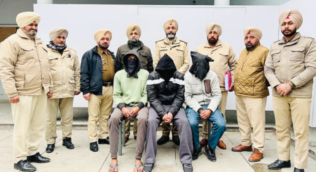 You are currently viewing ਕਤਲ ਕੇਸ ‘ਚ ਲੋੜੀਂਦੇ 03 ਹੋਰ ਦੋਸ਼ੀਆਂ ਨੂੰ ਪੁਲਿਸ ਨੇ ਕੀਤਾ ਕਾਬੂ 