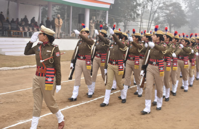 You are currently viewing ਗਣਤੰਤਰ ਦਿਵਸ ਦੀ ਫੁੱਲ ਡਰੈੱਸ ਰਿਹਰਸਲ ’ਚ ਦਿਸਿਆ ਦੇਸ਼ ਭਗਤੀ ਦਾ ਜਜ਼ਬਾ