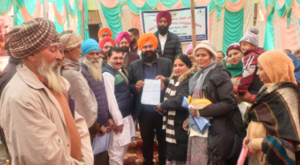 Read more about the article ਉਸਾਰੀ ਕਿਰਤੀਆਂ ਵੱਲੋਂ ਹਲਕਾ ਵਿਧਾਇਕ ਨੂੰ ਸੌਂਪਿਆ ਮੰਗ ਪੱਤਰ 