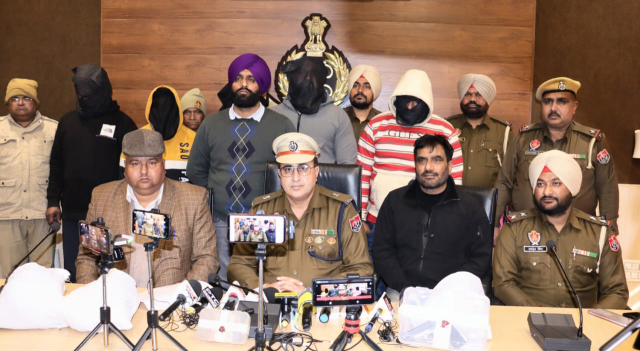 You are currently viewing 26 ਜਨਵਰੀ ਦੇ ਦਿਹਾੜੇ ਤੇ ਧਾਰ ਤੇ ਗੋਲੀਆਂ ਚਲਾਉਣ ਦਾ ਡਰਾਮਾ ਰਚਣ ਵਾਲੇ 5 ਦੋਸ਼ੀਆਂ ਨੂੰ ਹੁਸ਼ਿਆਰਪੁਰ ਪੁਲਿਸ ਨੇ ਕੀਤਾ ਕਾਬੂ