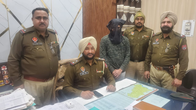 You are currently viewing ਬਾਈਕ ਸ਼ੋਅਰੂਮ ‘ਚ ਗੋਲੀ ਲੱਗਣ ਨਾਲ ਨੌਜਵਾਨ ਦੀ ਮੌ+ਤ ਦਾ ਮਾਮਲਾ……..