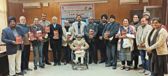 You are currently viewing ਭਾਸ਼ਾ ਵਿਭਾਗ ਨੇ ਕਰਵਾਇਆ ਸ਼ਾਨਦਾਰ ਤ੍ਰੈ-ਭਾਸ਼ਾ ਕਵੀ ਦਰਬਾਰ