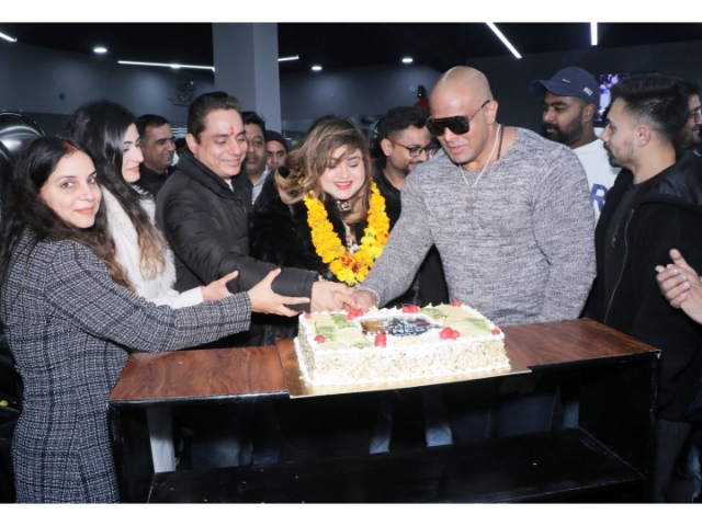 Read more about the article गढ़दीवाला में खुला LIFETIME FITNESS जिम , मशहूर बॉडीबिल्डर THE INDIAN ROCK ने किया शुभारंभ