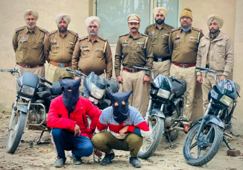 You are currently viewing 04 ਚੋਰੀ ਦੇ ਮੋਟਰਸਾਈਕਲ ਸਮੇਤ 2 ਨੌਜਵਾਨ ਆਏ ਪੁਲਿਸ ਅੜਿੱਕੇ 