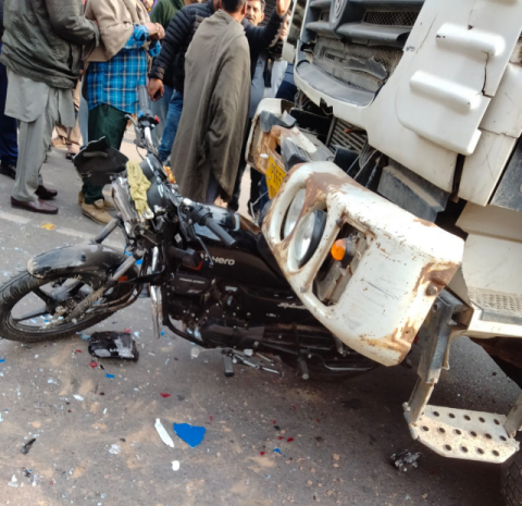 You are currently viewing ਟਿੱਪਰ ਵਲੋਂ ਮੋਟਰਸਾਈਕਲ ਸਵਾਰ ਦੋ ਸਕੇ ਭਰਾਵਾਂ ਨੂੰ ਕੁਚਲਣ ਦਾ ਮਾਮਲਾ,ਟਿੱਪਰ ਡਰਾਈਵਰ ਤੇ ਮਾਮਲਾ ਦਰਜ