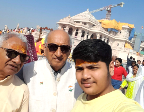 You are currently viewing ਅਯੋਧਿਆ ਧਾਮ ਅਤੇ ਵਿਸ਼ਵ ਕਾਂਸ਼ੀ ਨਾਥ ਮੰਦਰ ਬਨਾਰਸ ਦੀ ਪਵਿੱਤਰ ਯਾਤਰਾ ਤੋ ਵਾਪਸ ਪਰਤੇ ਚੇਅਰਮੈਨ ਚੌਧਰੀ ਕੁਮਾਰ ਸੈਣੀ