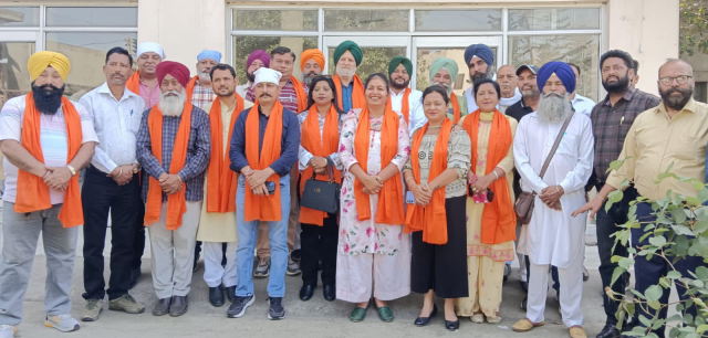 You are currently viewing ਮੰਤਰੀ ਧਾਲੀਵਾਲ ਨੇ ਪੱਤਰਕਾਰਾ ਨਾਲ ਛੇੜਿਆ ਵਿਵਾਦ ਖਤਮ ਨਾ ਕੀਤਾ ਤਾਂ ਮੁੱਖ ਮੰਤਰੀ ਨੂੰ ਅੰਮ੍ਰਿਤਸਰ ਆਉਣ ਤੇ ਕਾਲੀਆਂ ਝੰਡੀਆਂ ਦਿਖਾ ਕੇ ਵਿਰੋਧ ਕਰਾਂਗੇ – ਪੱਟੀ
