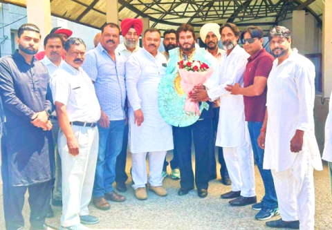 You are currently viewing ਨਵ-ਨਿਯੁਕਤ ਚੇਅਰਮੈਨ ਚੰਦਨ ਗਰੇਵਾਲ ਨੂੰ ਵਾਲਮੀਕਿ ਭਾਈਚਾਰੇ ਦੇ ਵਫਦ ਨੇ ਦਿੱਤੀਆਂ ਸ਼ੁੱਭ ਇੱਛਾਵਾਂ